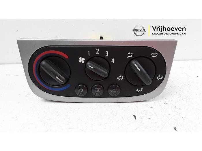 Panel de control de calefacción de un Opel Corsa C (F08/68) 1.2 16V 2005