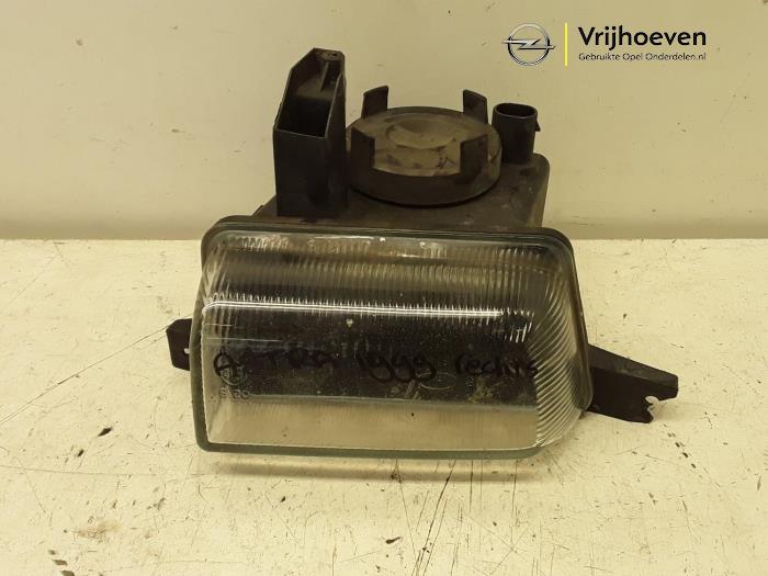 Fog light, front right from a Opel Astra 2000