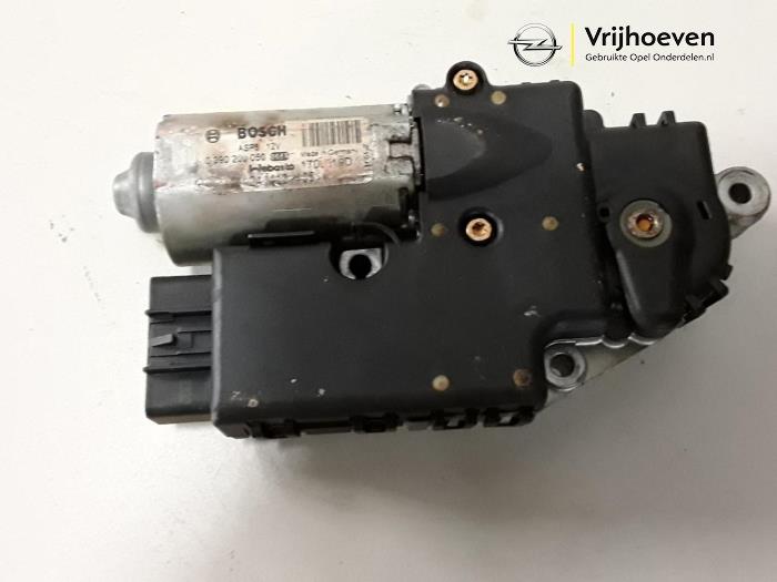 Sunroof motor from a Opel Vectra 2004