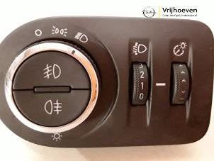 Used Light switch Opel Corsa D 1.2 16V Price € 10,00 Margin scheme offered by Autodemontage Vrijhoeven B.V.