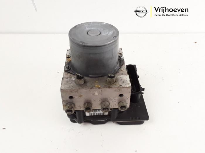 Begagnade ABS-pump Opel Corsa D 1.6i OPC 16V Turbo Pris € 175,00 Marginaltabell erbjuds av Autodemontage Vrijhoeven B.V.