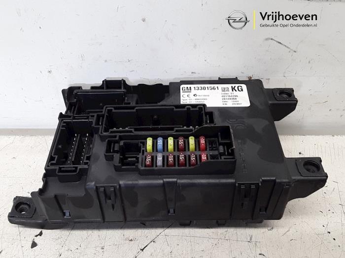 Begagnade Säkringsbox Opel Corsa D 1.3 CDTi 16V ecoFLEX Pris € 60,00 Marginaltabell erbjuds av Autodemontage Vrijhoeven B.V.