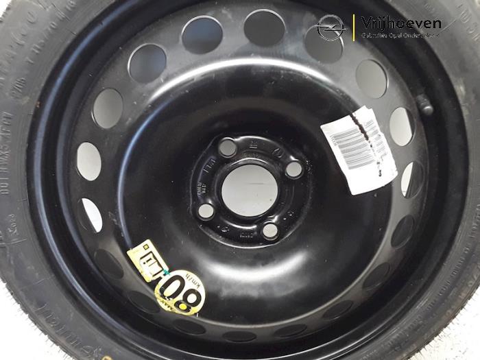 Roue galette d'un Opel Astra H (L48)  2008