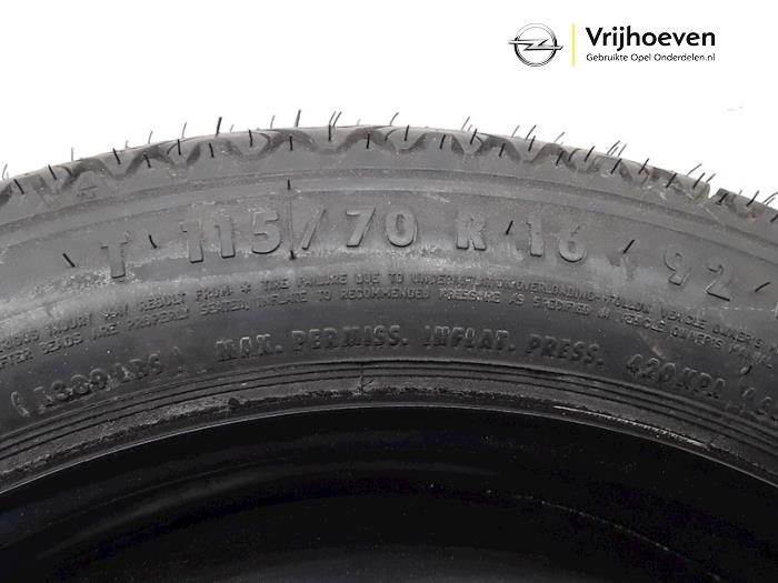 Roue galette d'un Opel Astra H (L48)  2008