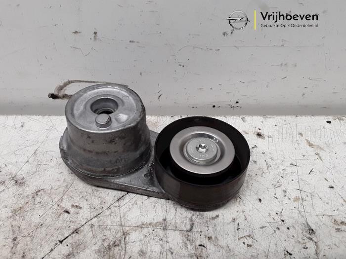 Usados Rodillo tensor correa múltiple Opel Astra K 1.4 Turbo 16V Precio € 10,00 Norma de margen ofrecido por Autodemontage Vrijhoeven B.V.