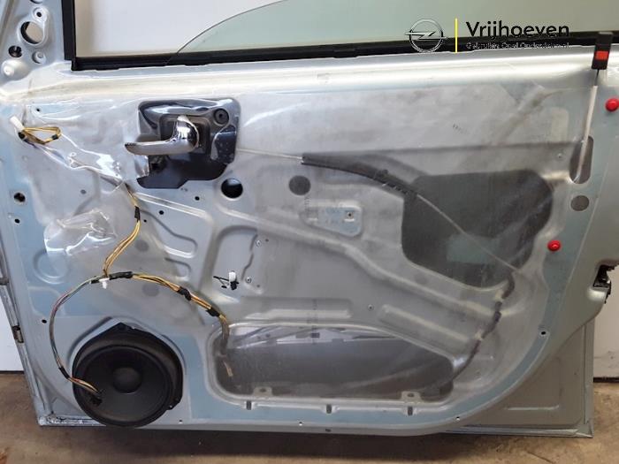 Framdörr, 4-dörrars, höger från en Opel Meriva 1.6 16V 2009