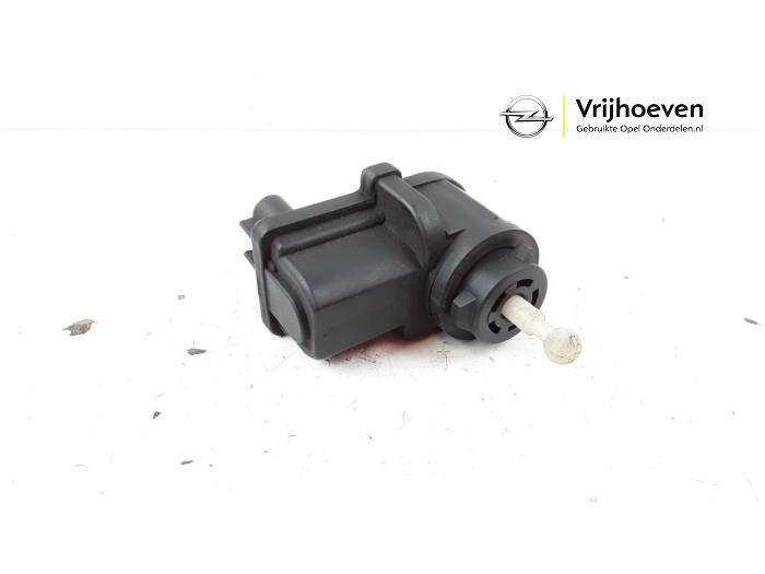 Używane Silnik reflektora Opel Vectra B (38) 1.6 16V Ecotec Cena € 10,00 Procedura marży oferowane przez Autodemontage Vrijhoeven B.V.