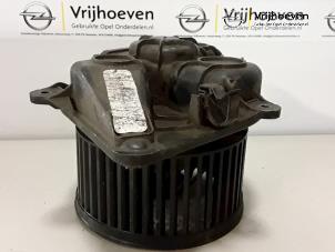 Usados Motor de ventilador de calefactor Opel Vivaro Precio € 40,00 Norma de margen ofrecido por Autodemontage Vrijhoeven B.V.