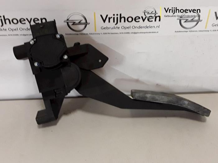 Accelerator pedal from a Opel Astra 2000