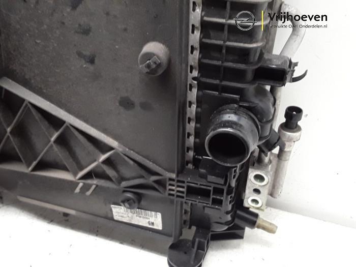 Cooling set from a Opel Meriva 1.3 CDTI 16V 2014