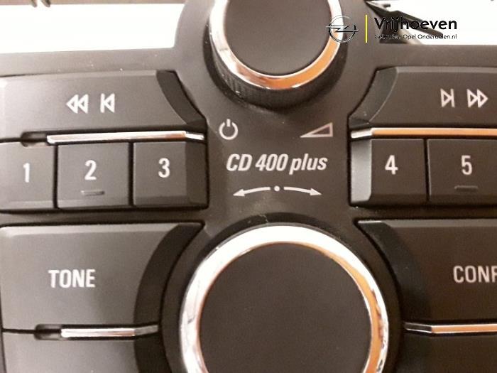 Panel de control de radio de un Opel Astra J GTC (PD2/PF2) 1.4 Turbo 16V ecoFLEX 140 2015
