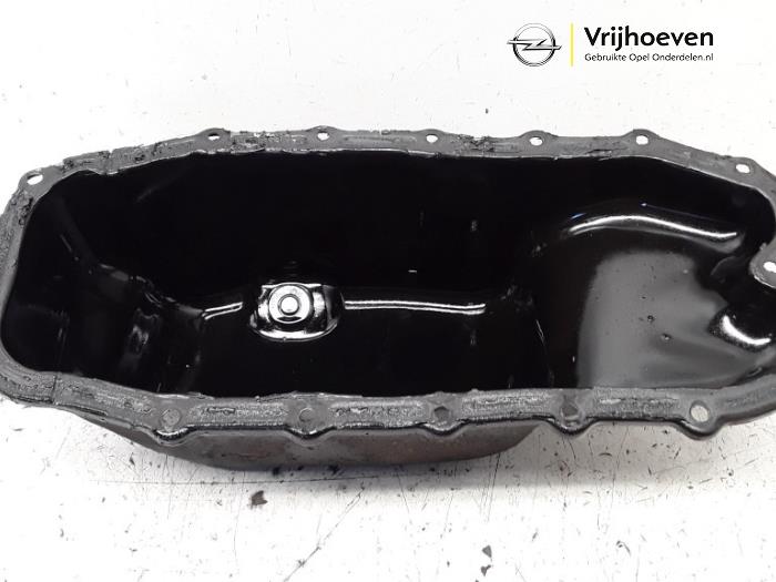 Usagé Couvercle carter Opel Corsa D 1.3 CDTi 16V ecoFLEX Prix € 25,00 Règlement à la marge proposé par Autodemontage Vrijhoeven B.V.