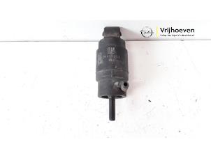Used Windscreen washer pump Opel Vectra C GTS 1.8 16V Price € 10,00 Margin scheme offered by Autodemontage Vrijhoeven B.V.