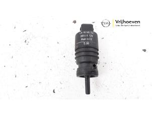 Used Windscreen washer pump Opel Astra Price € 10,00 Margin scheme offered by Autodemontage Vrijhoeven B.V.