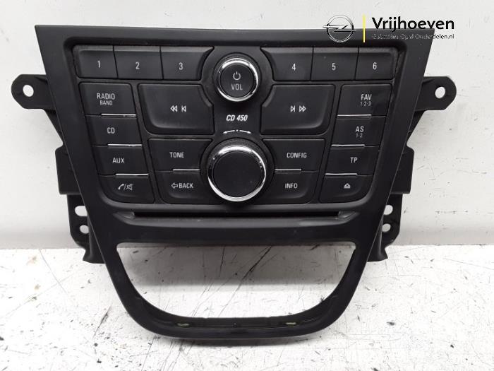 Radio control panel from a Opel Mokka/Mokka X 1.4 Turbo 16V 4x2 2016