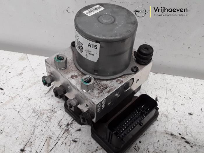 Usagé Pompe ABS Opel Mokka/Mokka X 1.4 Turbo 16V 4x2 Prix € 175,00 Règlement à la marge proposé par Autodemontage Vrijhoeven B.V.