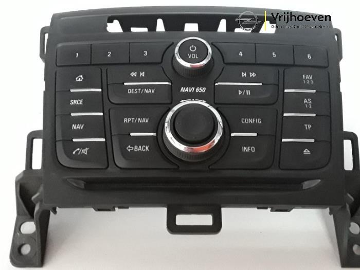 Radio control panel from a Opel Zafira Tourer (P12) 1.4 Turbo 16V ecoFLEX 2012