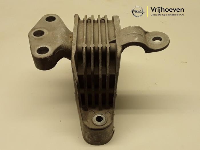 Used Engine mount Opel Zafira Tourer (P12) 2.0 CDTI 16V 130 Ecotec Price € 20,00 Margin scheme offered by Autodemontage Vrijhoeven B.V.