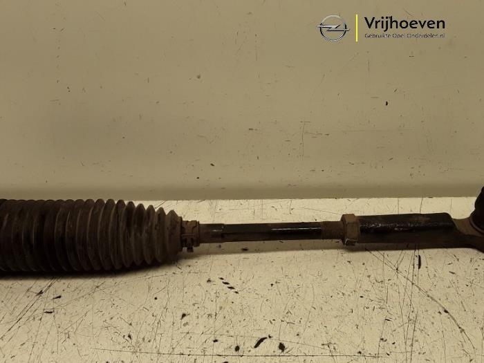 Tie rod, left from a Opel Astra 2012