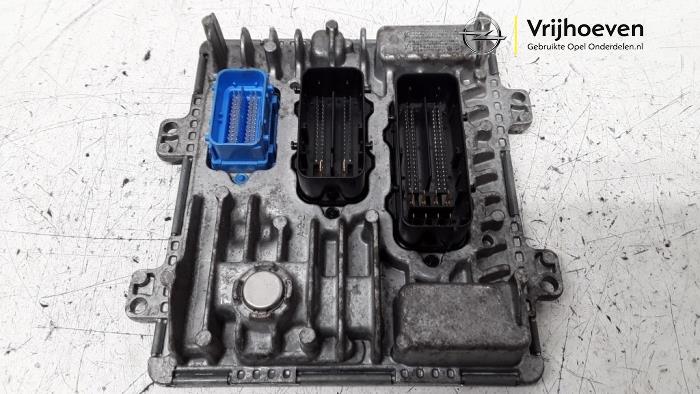 Used Engine management computer Opel Corsa E 1.3 CDTi 16V ecoFLEX Price € 100,00 Margin scheme offered by Autodemontage Vrijhoeven B.V.