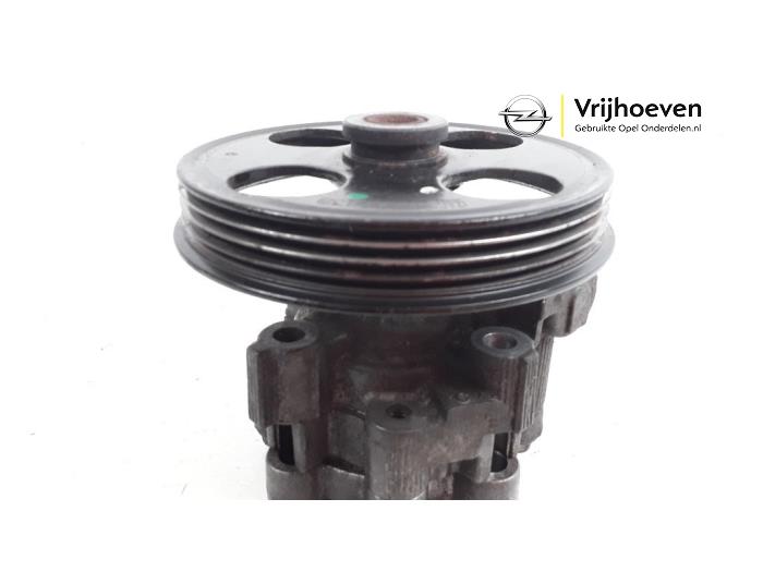 Power steering pump from a Opel Insignia 1.8 16V Ecotec 2009