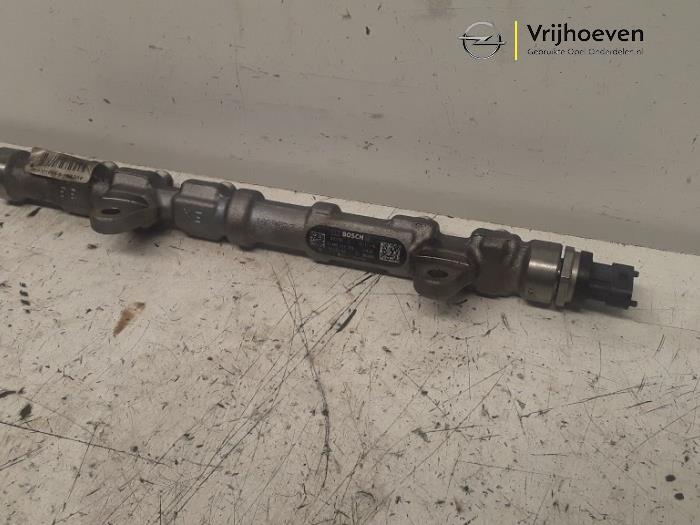Gebrauchte Einspritzdüse (Einspritzer) Opel Corsa E 1.3 CDTi 16V ecoFLEX Preis € 25,00 Margenregelung angeboten von Autodemontage Vrijhoeven B.V.