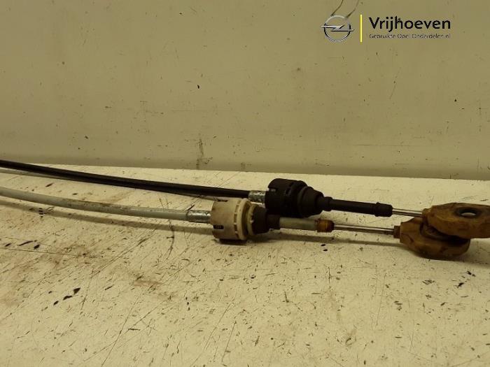 Gearbox shift cable from a Opel Astra 2005