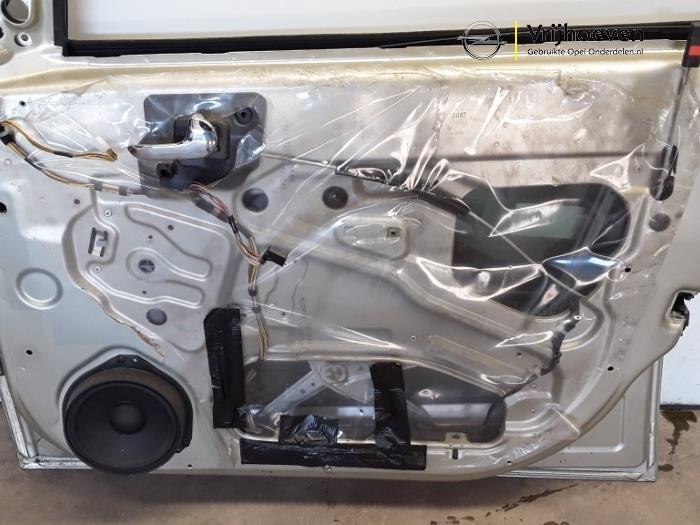 Portière 4portes avant droite d'un Opel Meriva 1.4 16V Twinport 2007
