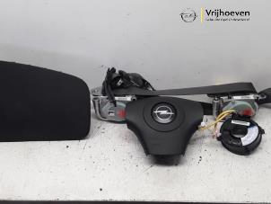 Usagé Set de airbag Opel GT 2.0 16V Turbo Prix € 750,00 Règlement à la marge proposé par Autodemontage Vrijhoeven B.V.