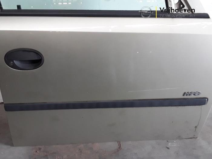 Portière 4portes avant droite d'un Opel Meriva 1.4 16V Twinport 2008