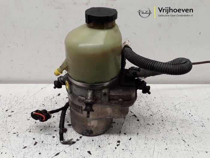 Power steering pump from a Opel Astra H (L48) 1.6 16V Twinport 2006