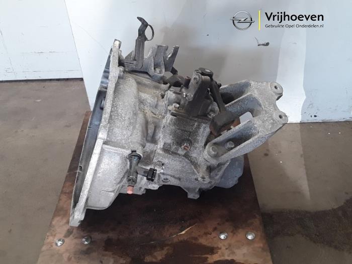 Gearbox from a Opel Karl 1.0 ecoFLEX 12V 2016