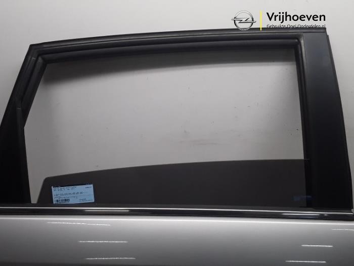 Rear door 4-door, right from a Vauxhall Antara 2.0 CDTi 16V 4x4 2007