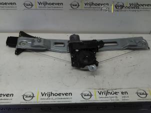 Używane Mechanizm szyby prawej tylnej wersja 4-drzwiowa Opel Zafira Tourer (P12) 1.4 Turbo 16V Bi-Fuel ecoFLEX Cena € 50,00 Procedura marży oferowane przez Autodemontage Vrijhoeven B.V.
