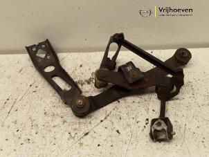 Used Gearbox mechanism Opel Astra Price € 20,00 Margin scheme offered by Autodemontage Vrijhoeven B.V.