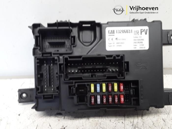Fuse box Opel Corsa D 1.3 CDTi 16V Ecotec 401154265 delphi