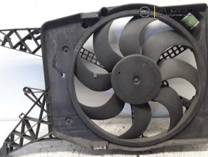 Usagé Boîtier ventilateur Opel Corsa D 1.3 CDTi 16V Ecotec Prix € 30,00 Règlement à la marge proposé par Autodemontage Vrijhoeven B.V.
