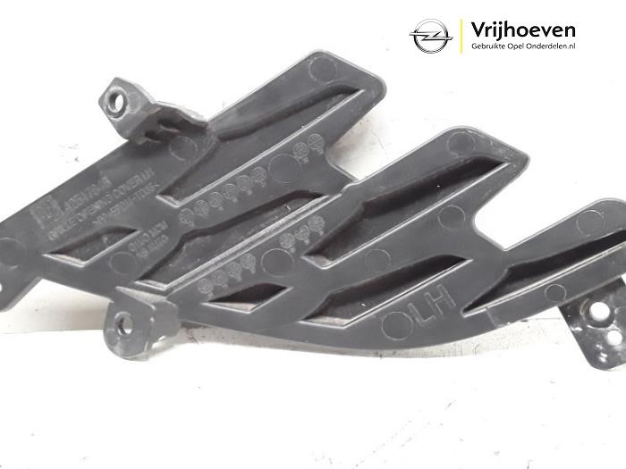 Front bumper, left-side component from a Opel Mokka X 1.4 Turbo 16V 2017