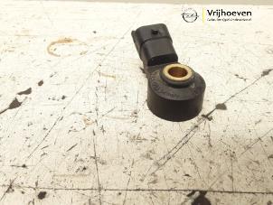 Klopfsensor van een Opel Corsa D 1.4 16V Twinport 2007