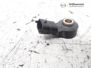 Klopfsensor van een Opel Corsa D 1.4 16V Twinport 2007
