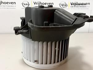 Usagé Moteur de ventilation chauffage Opel Combo Tour 1.3 CDTI 16V ecoFlex Prix € 50,00 Règlement à la marge proposé par Autodemontage Vrijhoeven B.V.