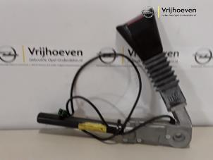 Used Seatbelt tensioner, right Opel Vectra B Caravan (31) 1.6 16V Price € 25,00 Margin scheme offered by Autodemontage Vrijhoeven B.V.