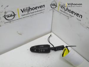 Usados Interruptor de indicador de dirección Opel Corsa D 1.4 16V Twinport Precio € 15,00 Norma de margen ofrecido por Autodemontage Vrijhoeven B.V.