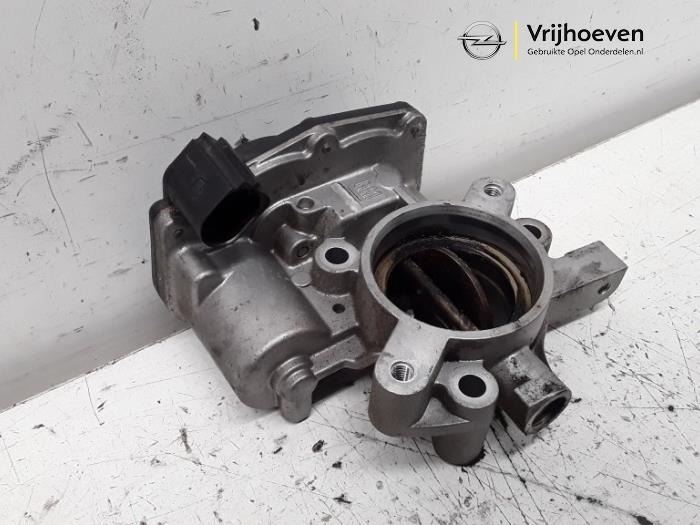 Drosselklappengehäuse van een Opel Corsa E 1.3 CDTi 16V ecoFLEX 2016