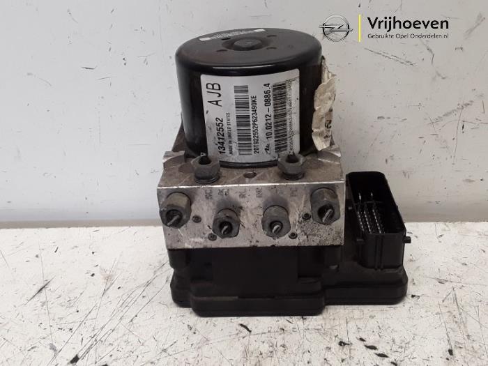 ABS pump from a Opel Astra J (PC6/PD6/PE6/PF6) 1.6 16V Ecotec 2013