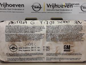 Używane Poduszka powietrzna prawa (deska rozdzielcza) Opel Zafira (F75) 1.6 16V Cena € 30,00 Procedura marży oferowane przez Autodemontage Vrijhoeven B.V.