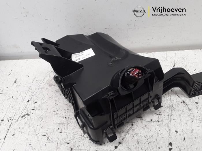 Fuse box Opel Crossland/Crossland X 1.2 12V Euro 6 - 3637925 GM 