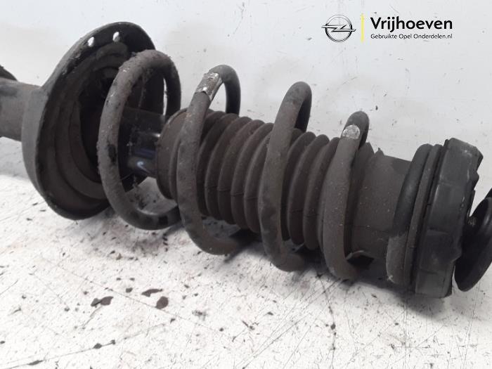 Front shock absorber, right from a Opel Zafira Tourer (P12) 1.8 16V Ecotec 2012