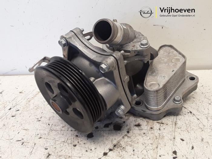 Water pump from a Opel Astra K 1.4 Turbo 16V 2017