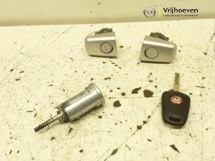 Used Set of locks Opel Tigra Twin Top 1.4 16V Price € 40,00 Margin scheme offered by Autodemontage Vrijhoeven B.V.